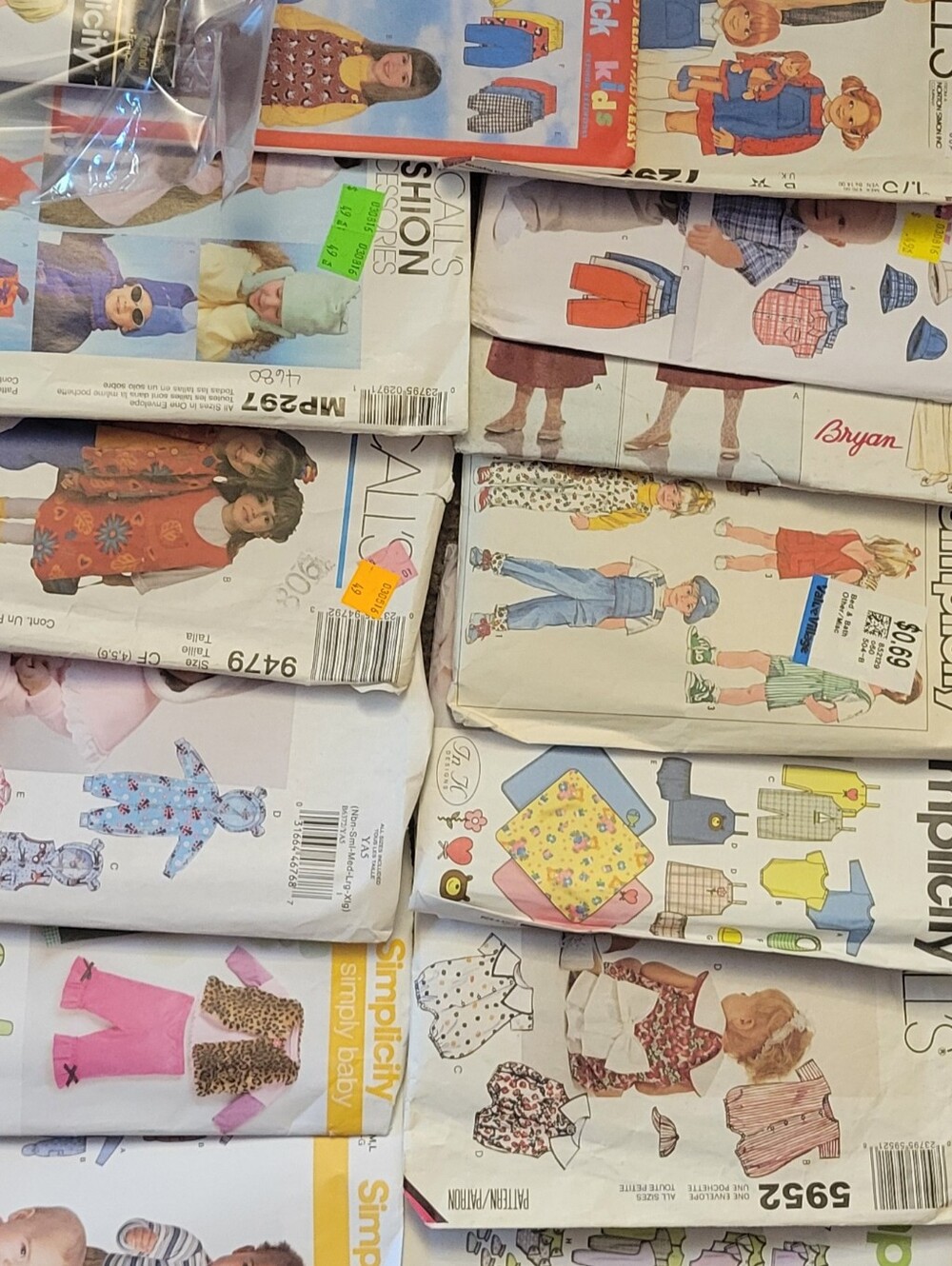 Lot of 64 Pc. Assorted Pattern Sewing For Babys And Toddlers - Picture 7 of 8